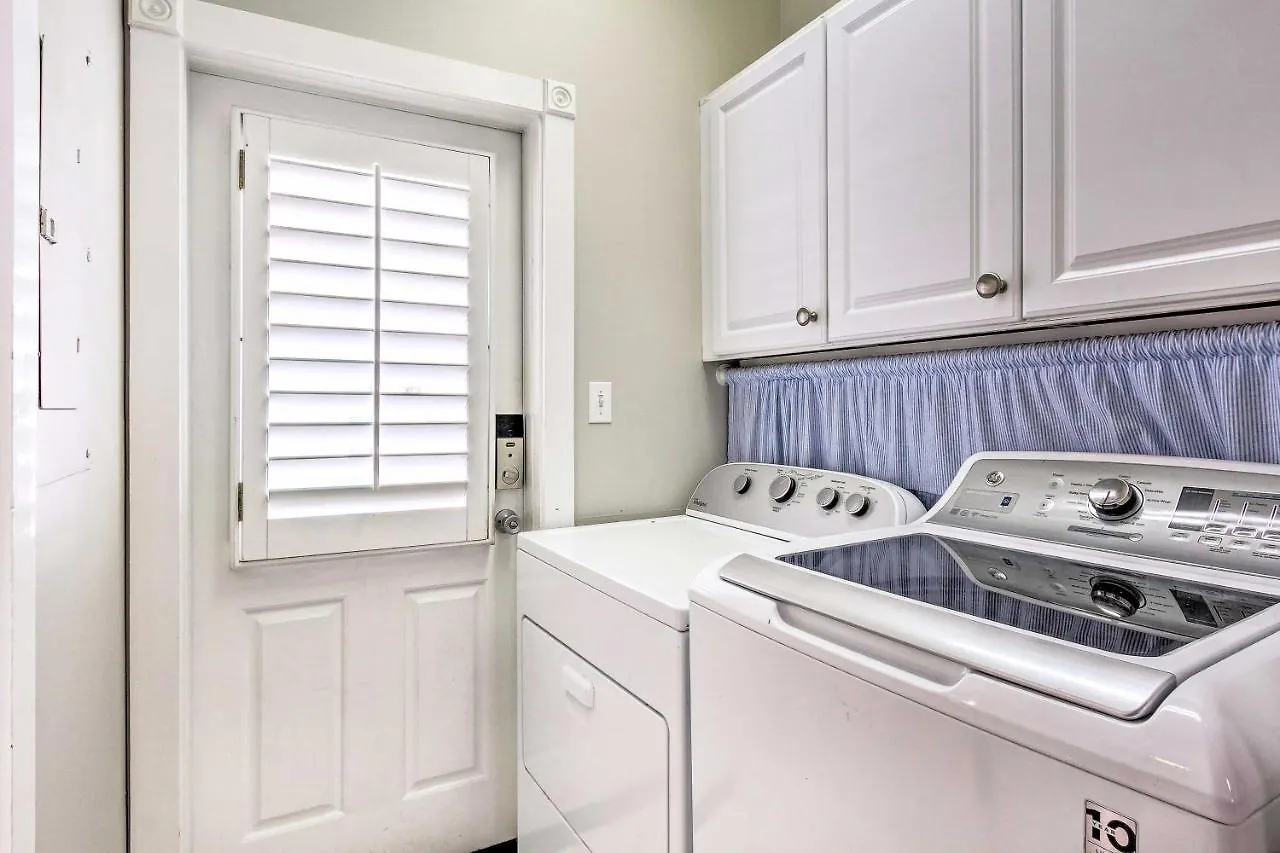 Holiday home Grand Getaway - Walk A Block To The Beach! *