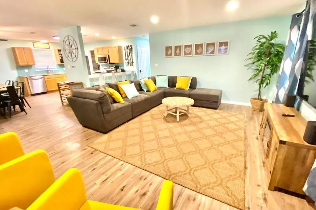 Zula Breeze House, Sleeps 18, Private Heated Pool Spa, 3min Walk To The Beach, Pets Welcome, Fenced Yard * Destin