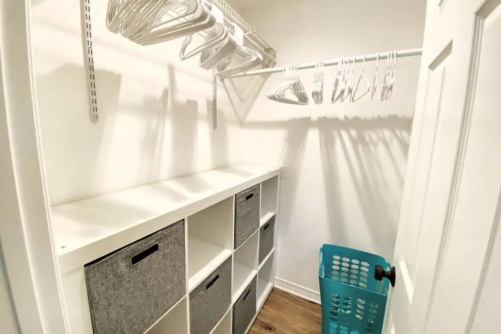 Zula Breeze House, Sleeps 18, Private Heated Pool Spa, 3min Walk To The Beach, Pets Welcome, Fenced Yard * Destin