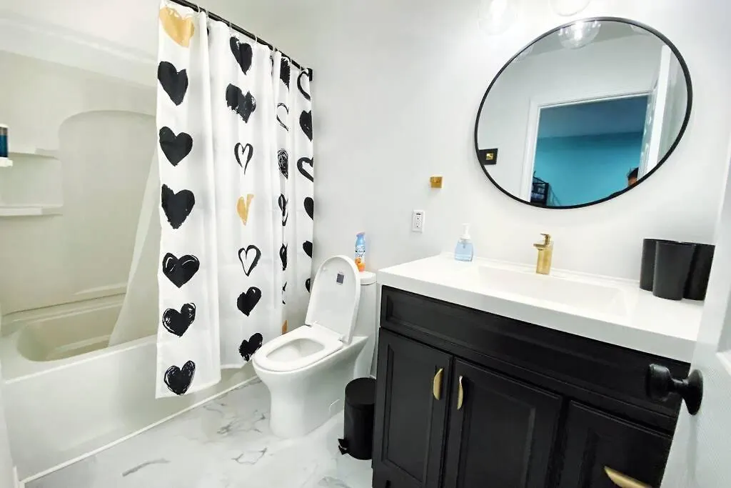 Zula Breeze House, Sleeps 18, Private Heated Pool Spa, 3min Walk To The Beach, Pets Welcome, Fenced Yard Destin