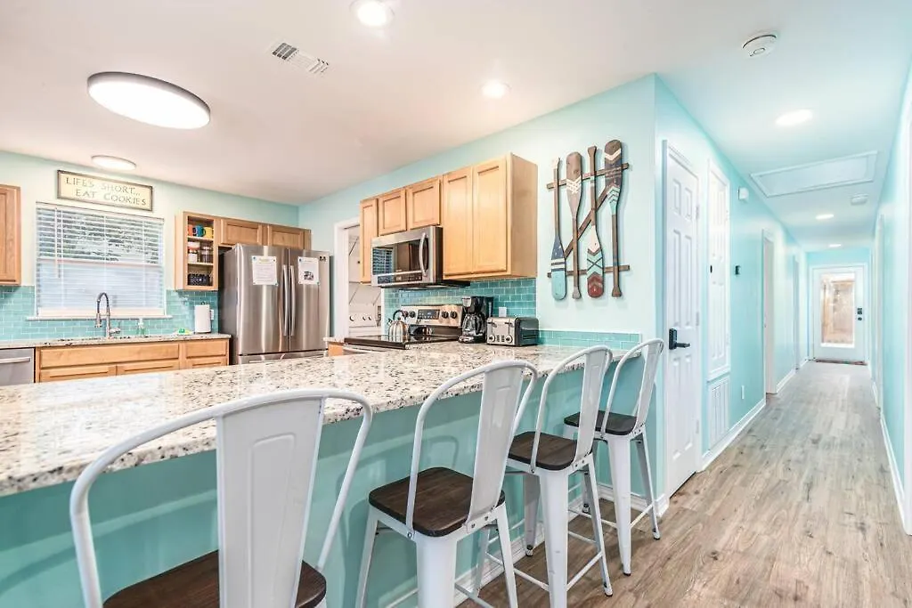 Zula Breeze House, Sleeps 18, Private Heated Pool Spa, 3min Walk To The Beach, Pets Welcome, Fenced Yard Ferienhaus Destin