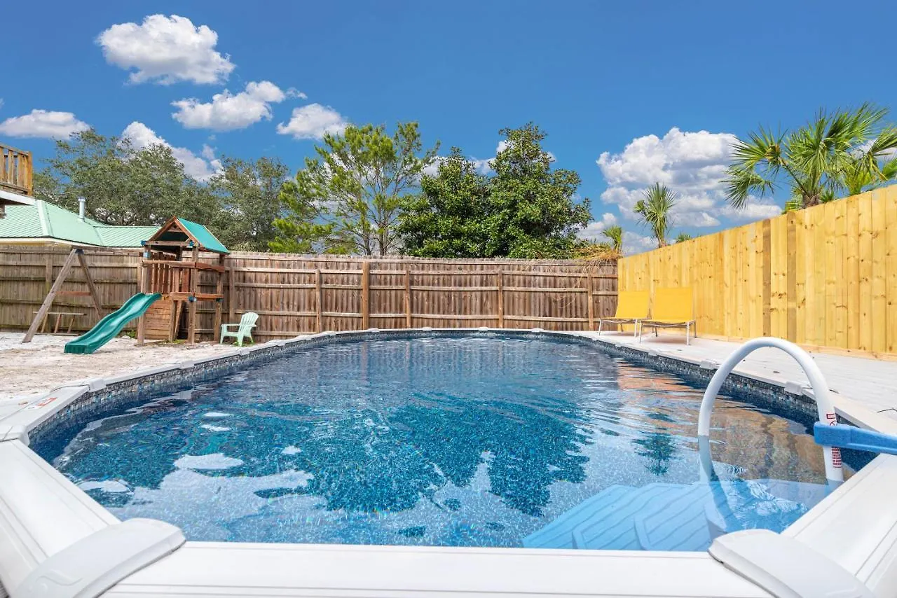 Zula Retreat: Pet-friendly Oasis With Pool, Steps From Shore Holiday home *