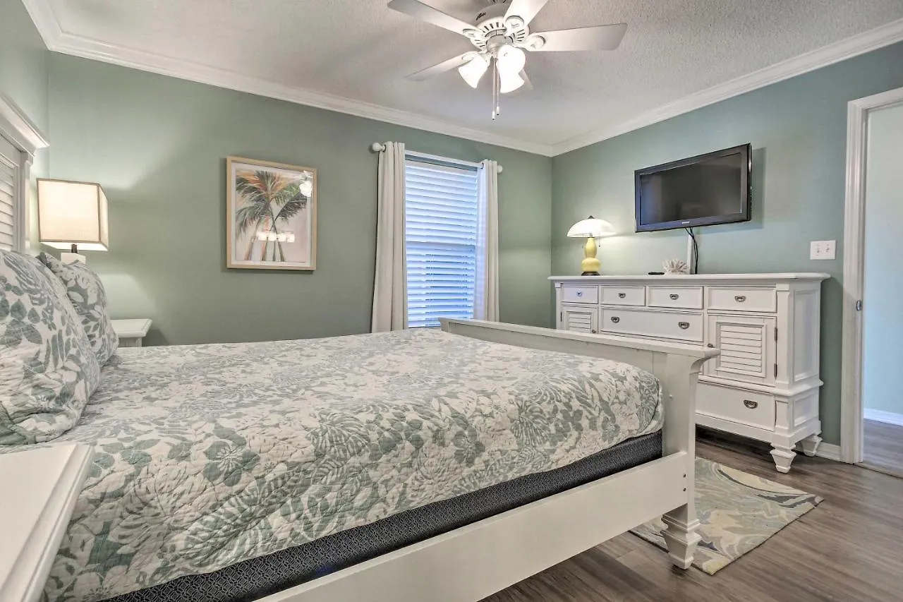 Sunny Emerald Coast With Pool Steps To Beach! Apartment Destin