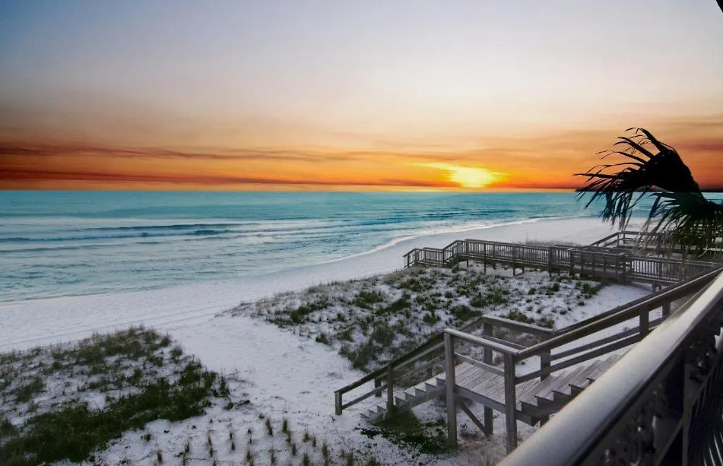 3-story Retreat Home, Walk To Beach, Gulf Views, Free Wifi!