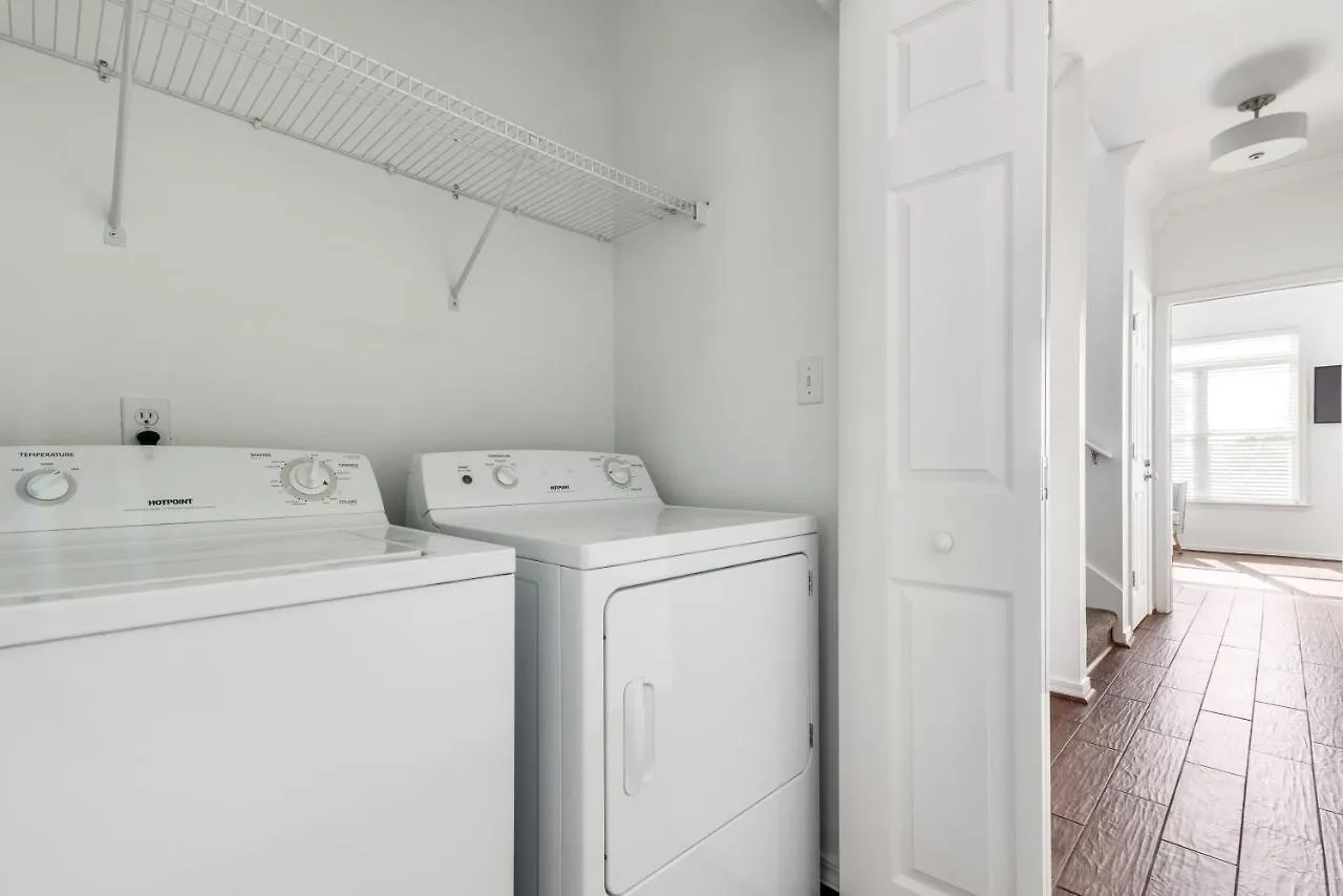 Holiday home 3-story Retreat Home, Walk To Beach, Gulf Views, Free Wifi! Destin