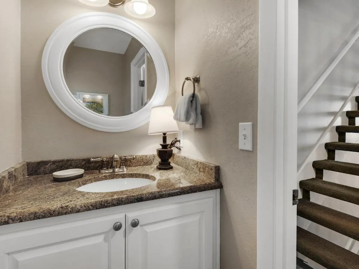 Seamist Townhomes 1 By Newman-dailey デスティン