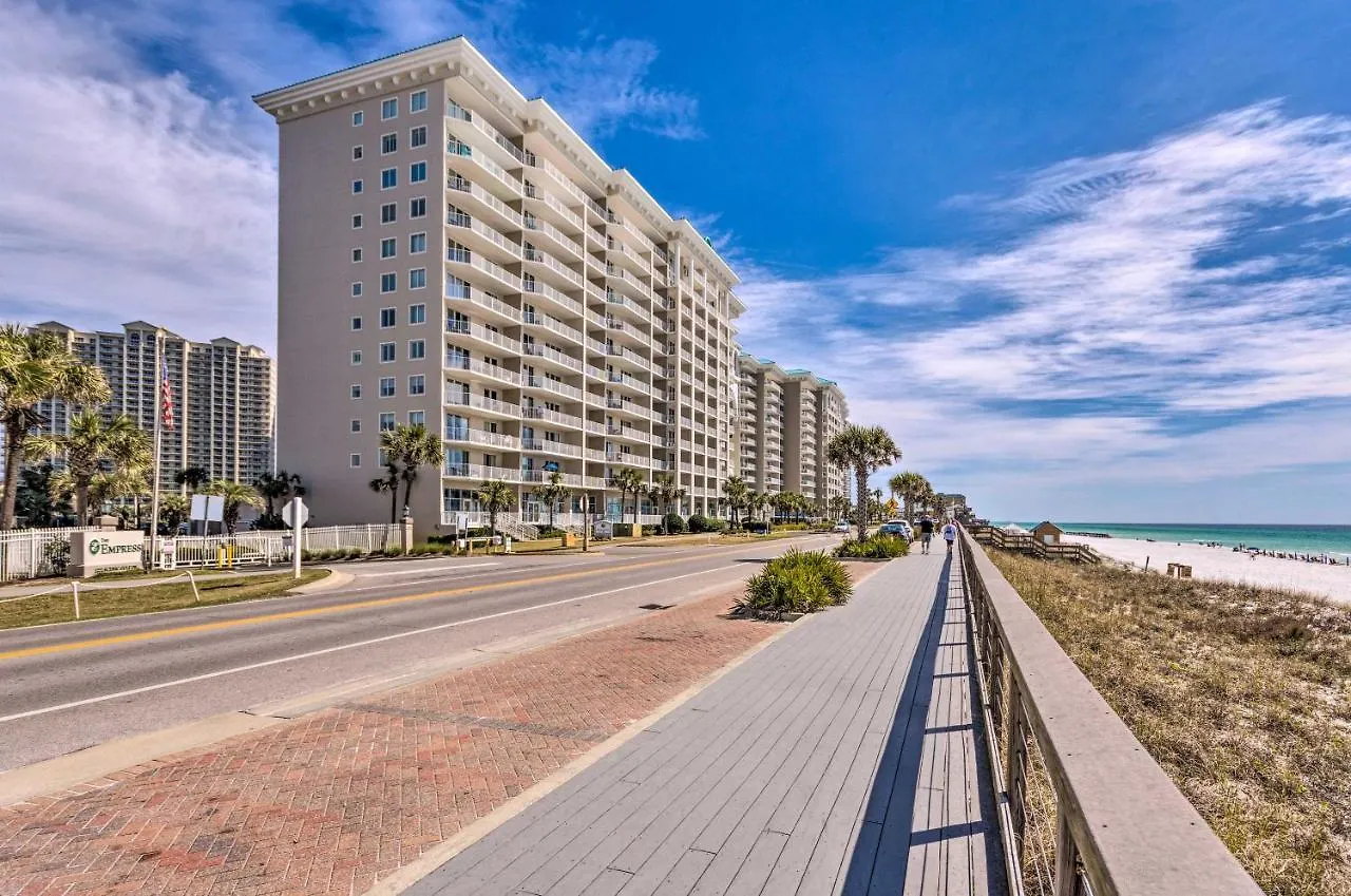 Renovated Luxury With Sweeping Ocean Views!