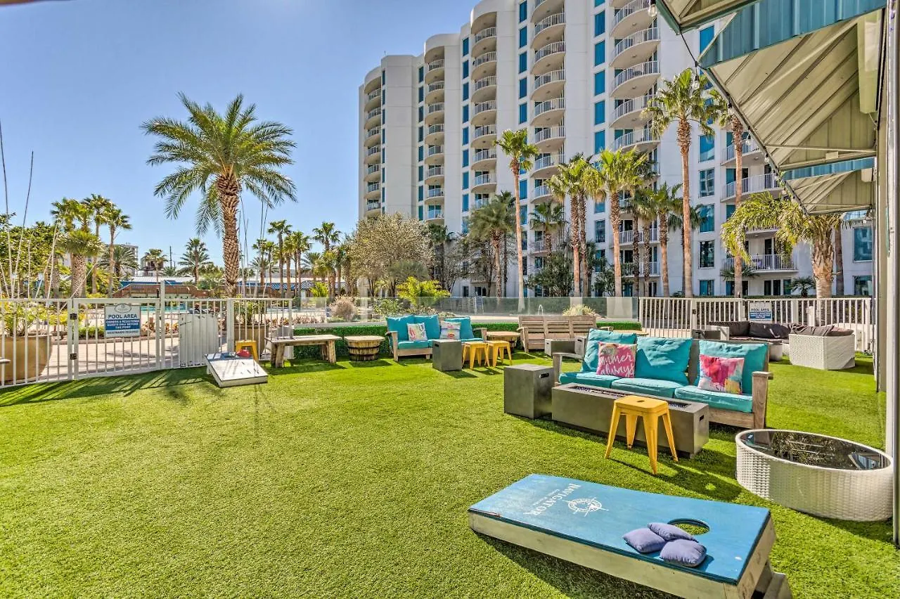 Modern With Balcony - Walk To Beach! Apartment *