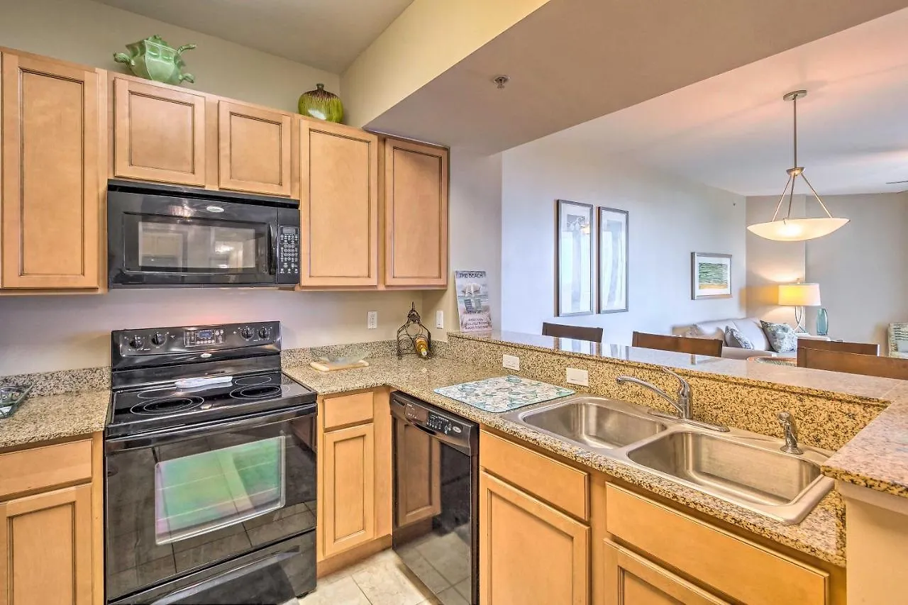 Appartamento With Amenities And Pool Less Than Half Mi To