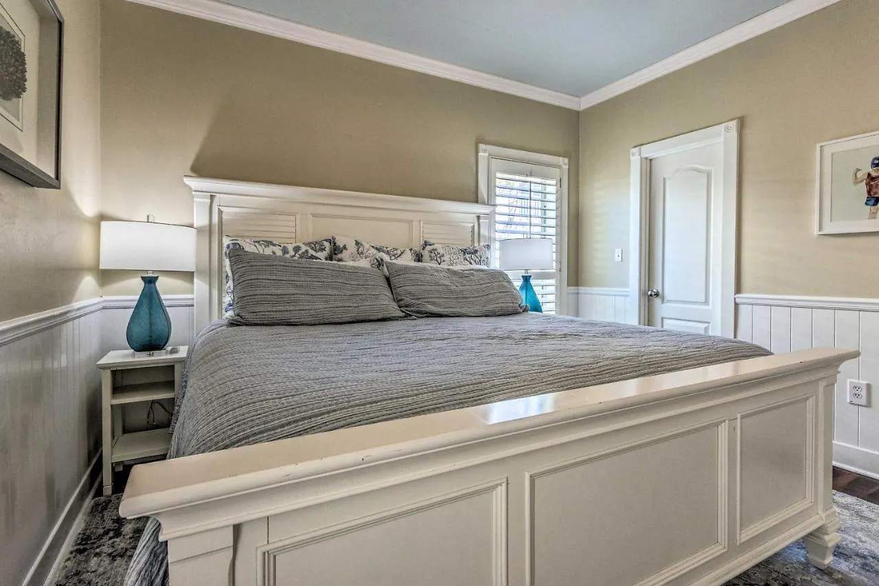 Grand Getaway - Walk A Block To The Beach! Holiday home *