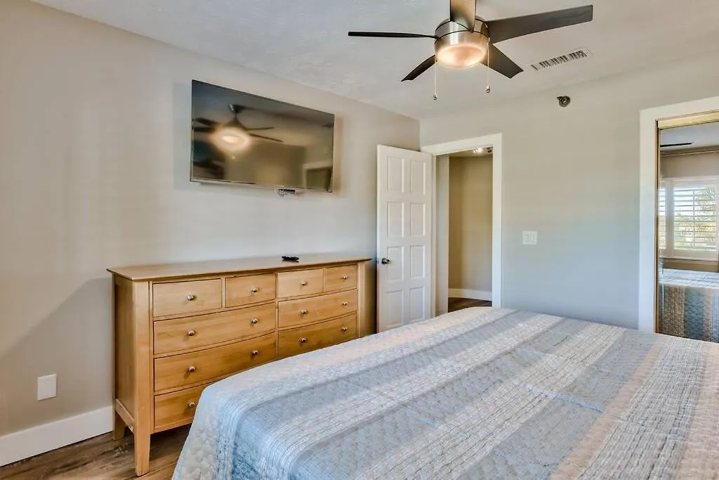 Seafarer, Gulf Front Condo, Right On The Destin