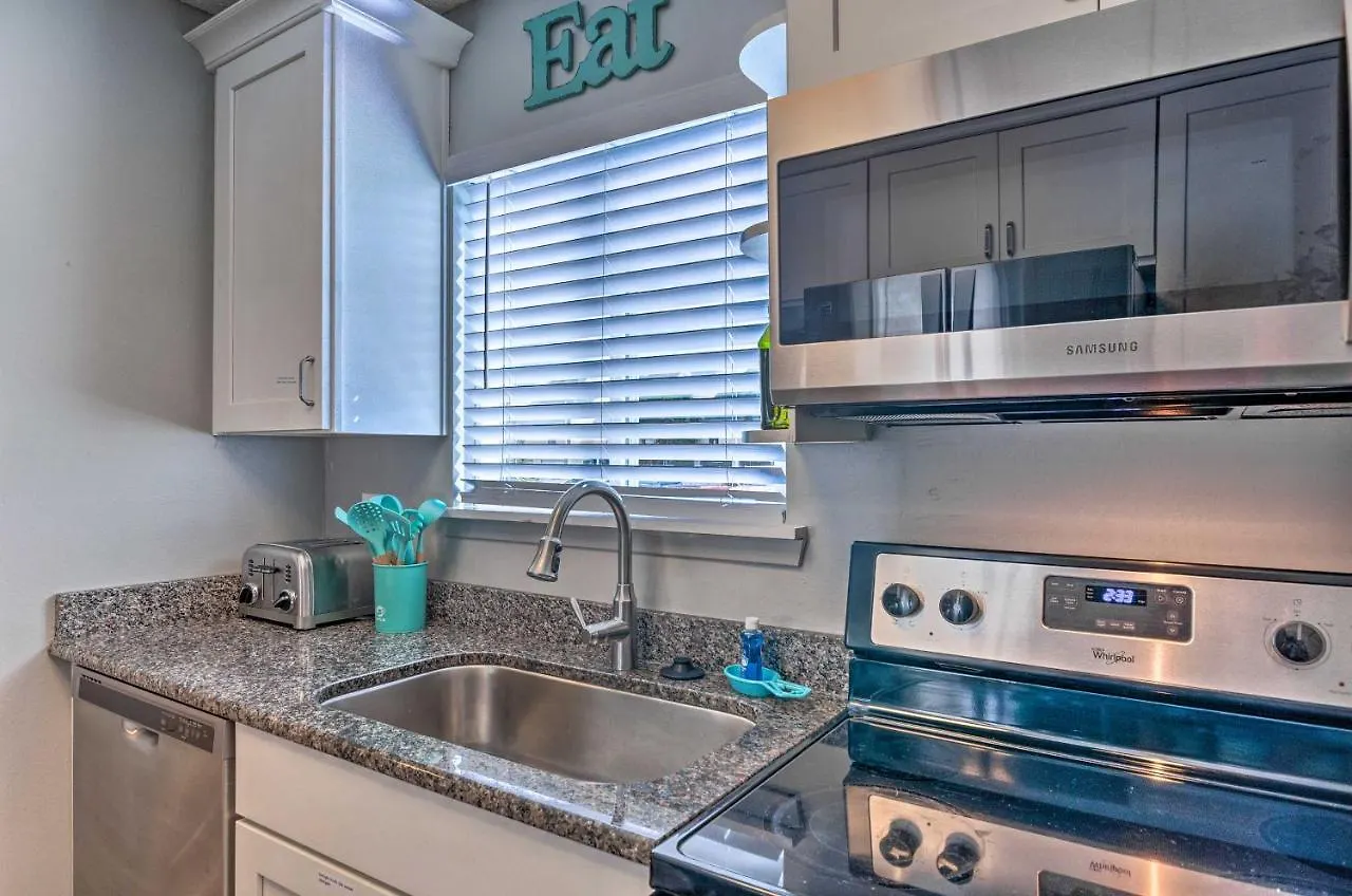 Sandpiper Cove Escape On Canal - Walk To Beach! *