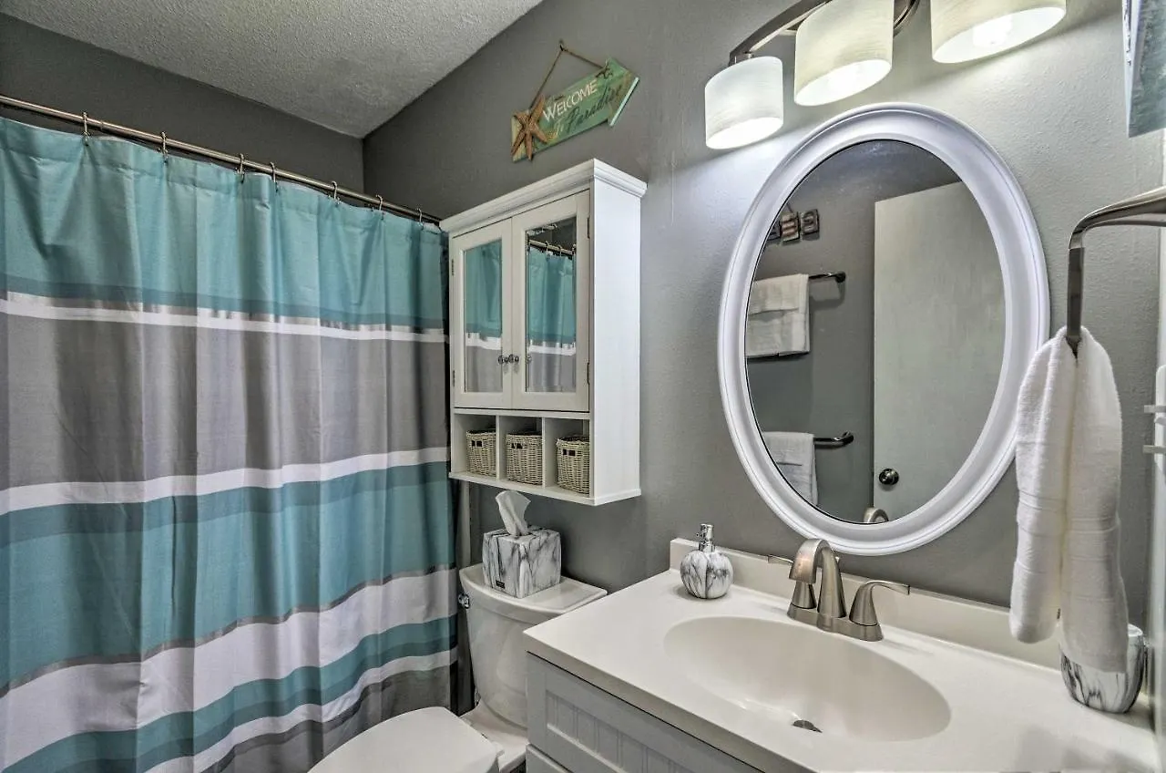 Sandpiper Cove Escape On Canal - Walk To Beach! *