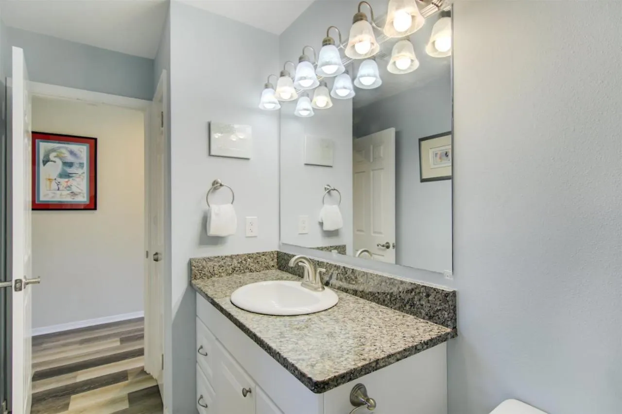 9 D, One Bedroom Apartment