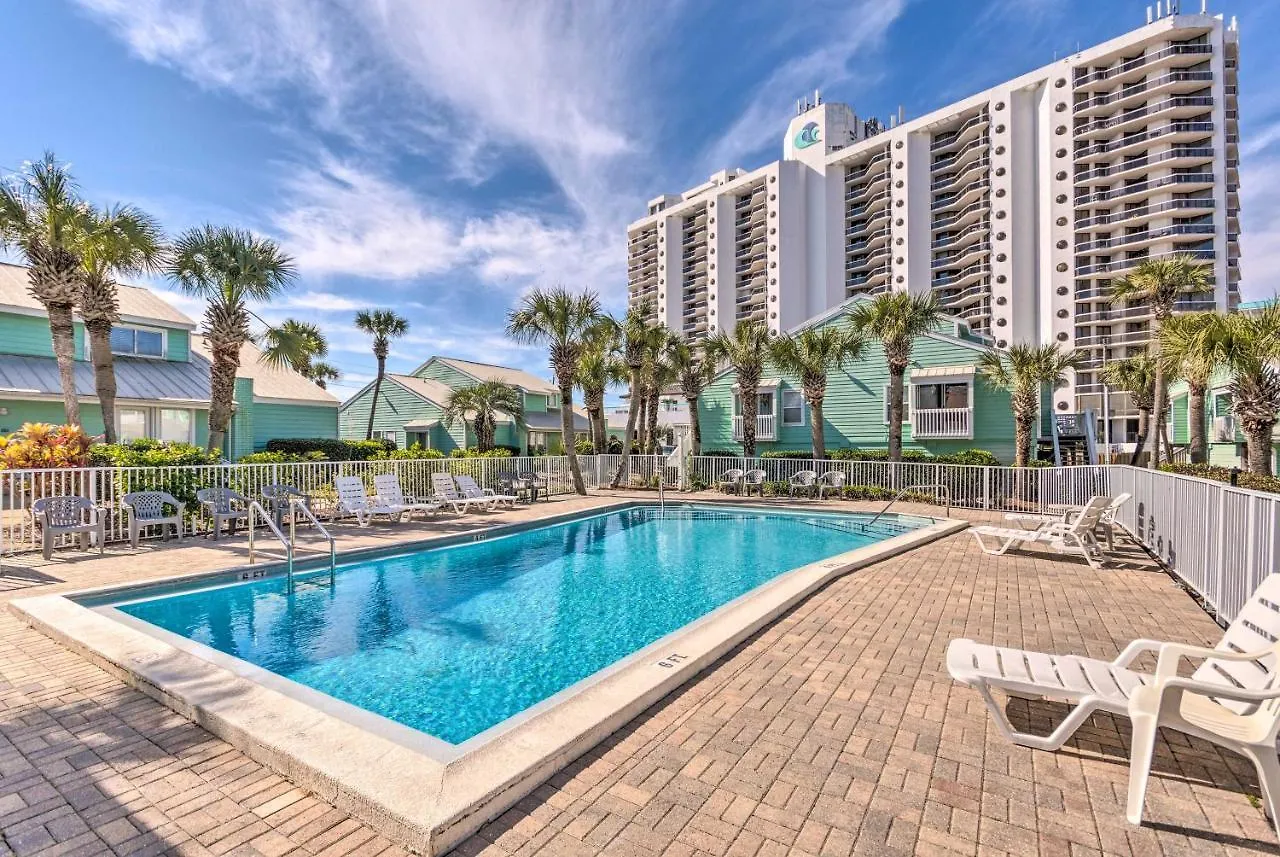Vibrant Family 100 Feet To Private Beach!