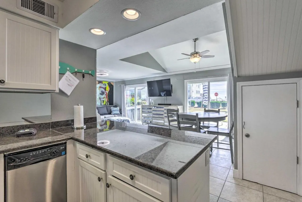 Apartment Vibrant Family 100 Feet To Private Beach! Destin