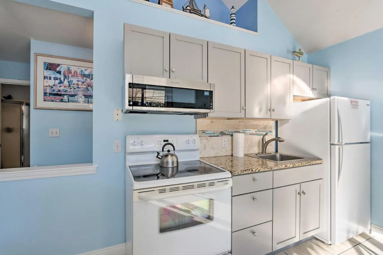Charming Walk To Beach And Dining! Holiday home *