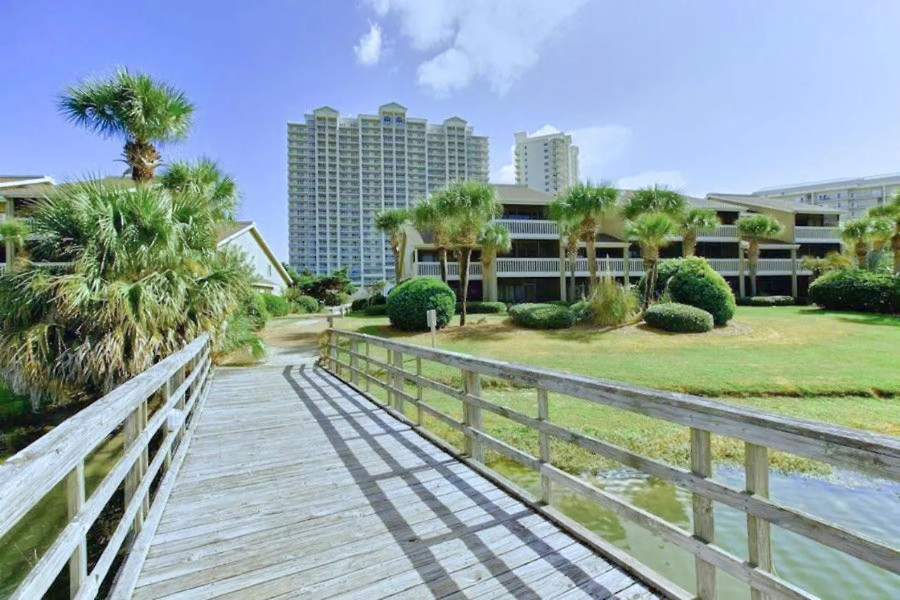 Seascape Lakefront 114- Break
