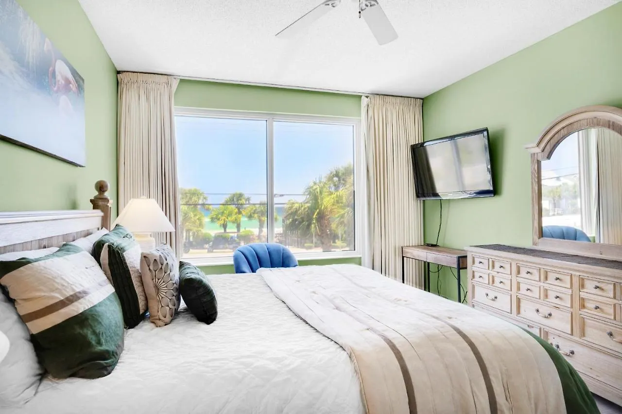 Apartment Leeward Key 204