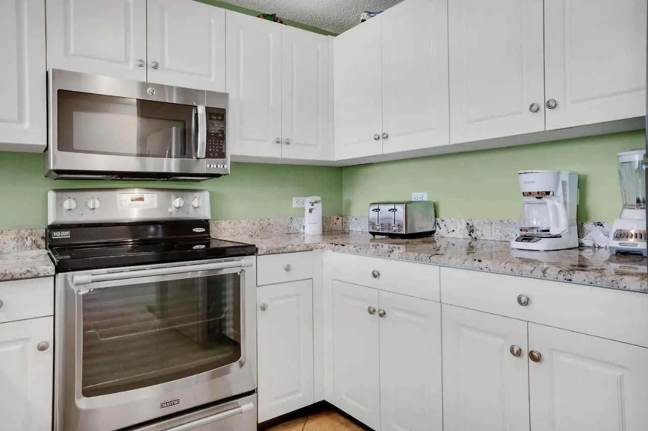 Apartment Leeward Key 204