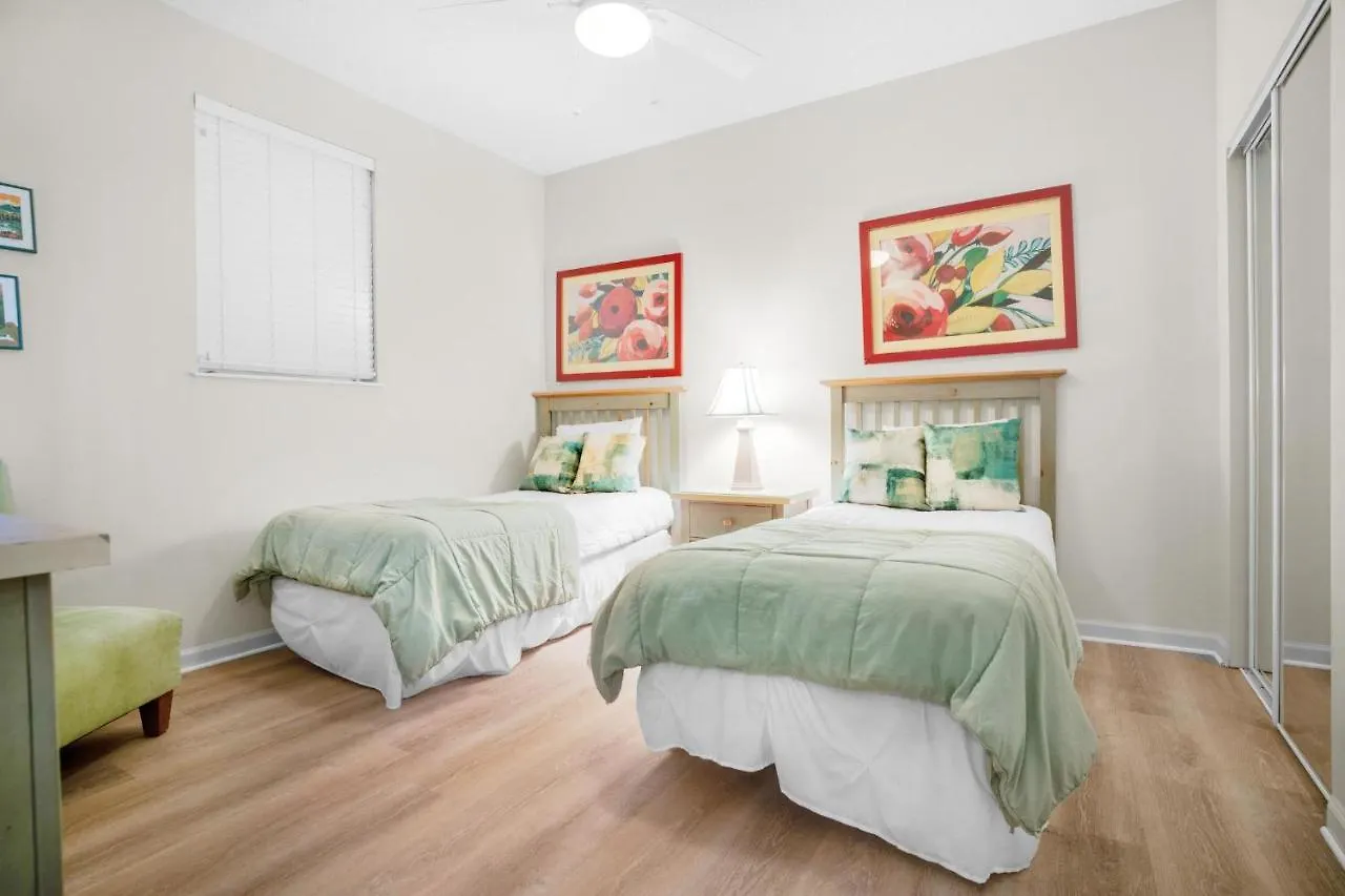 Apartment Leeward Key 204