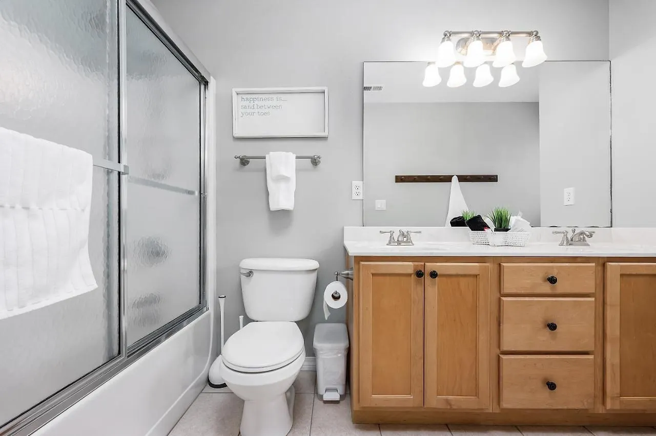 Дом отдыха Private Access, Fenced Yard & Pet Friendly, Pool, Life House Дестин