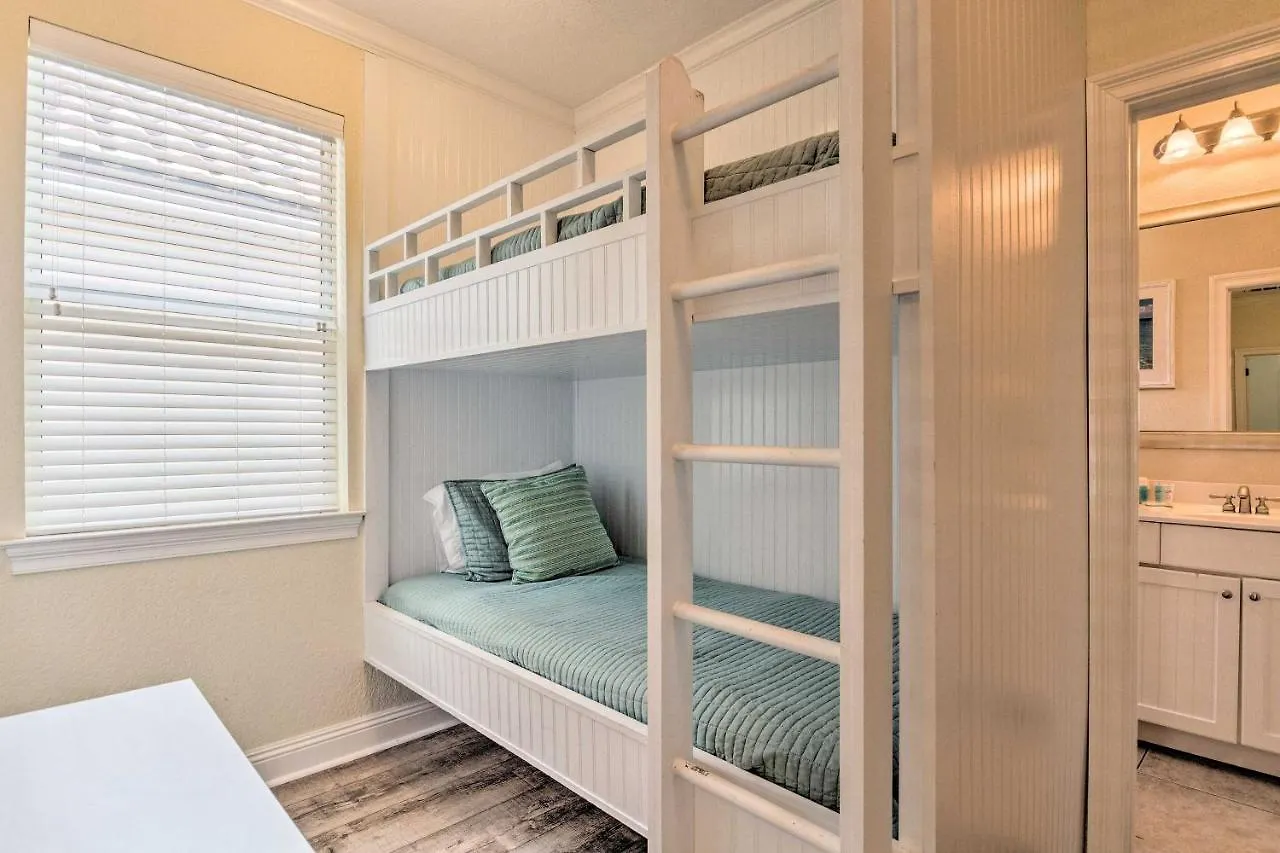 The Sun Shack With Pool Access Less Than 1 Mi To Beach!