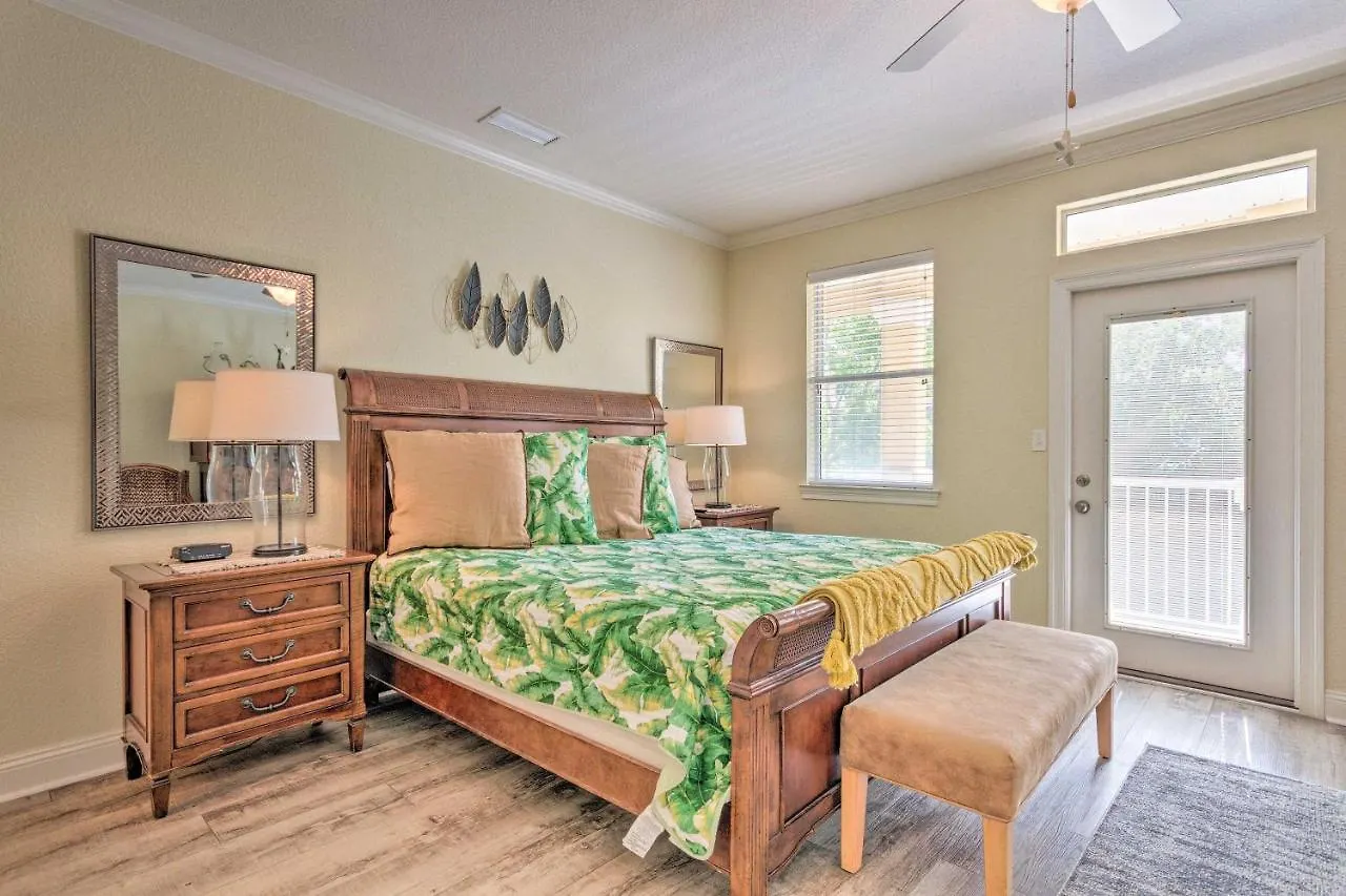 The Sun Shack With Pool Access Less Than 1 Mi To Beach!