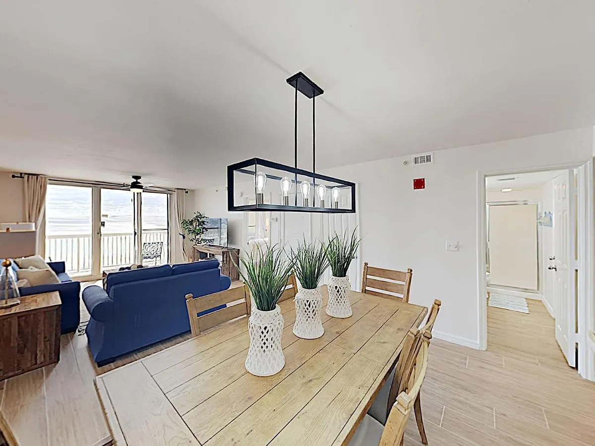 Amazing In With Outdoor Swimming Pool And 2 Bedrooms *