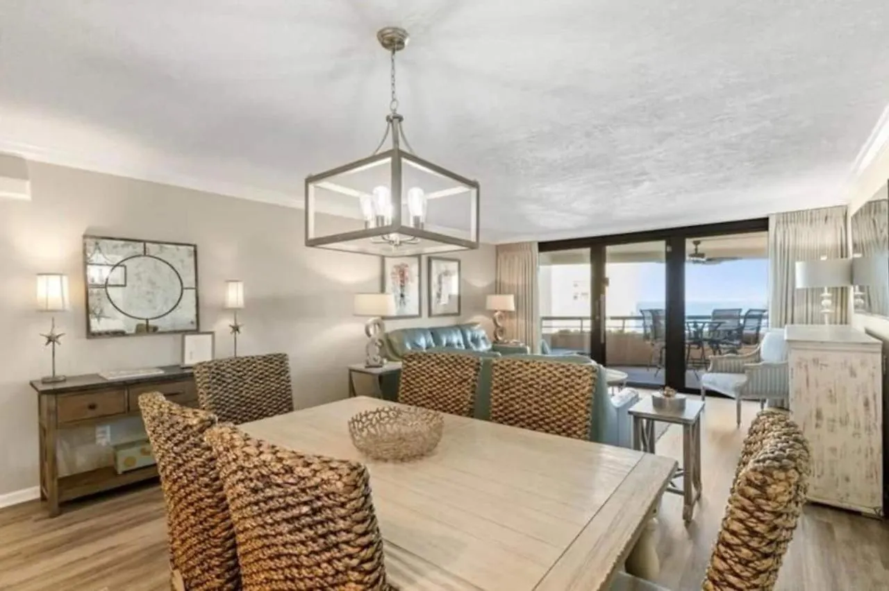 Edgewater #1402 Apartment