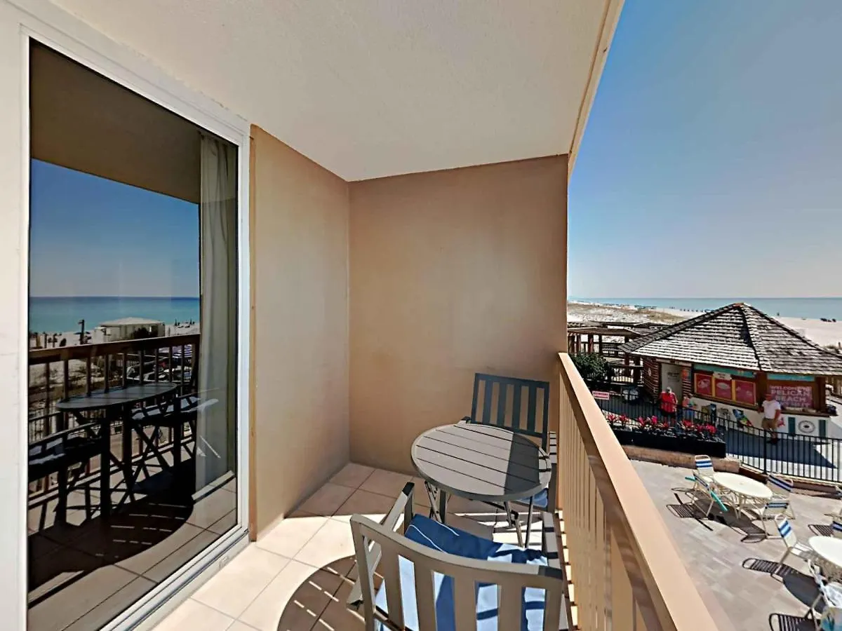 Pelican #203 Apartman
