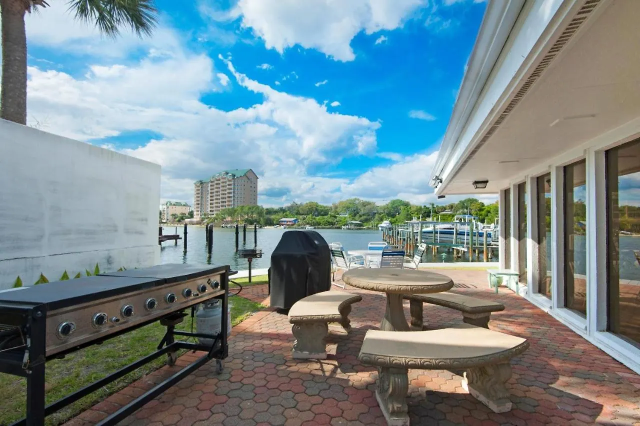 Dolphin Point #406c *