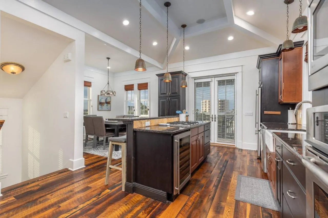 Pointe 3586 - Emerald Breeze Hideaway بيت للعطل دستين