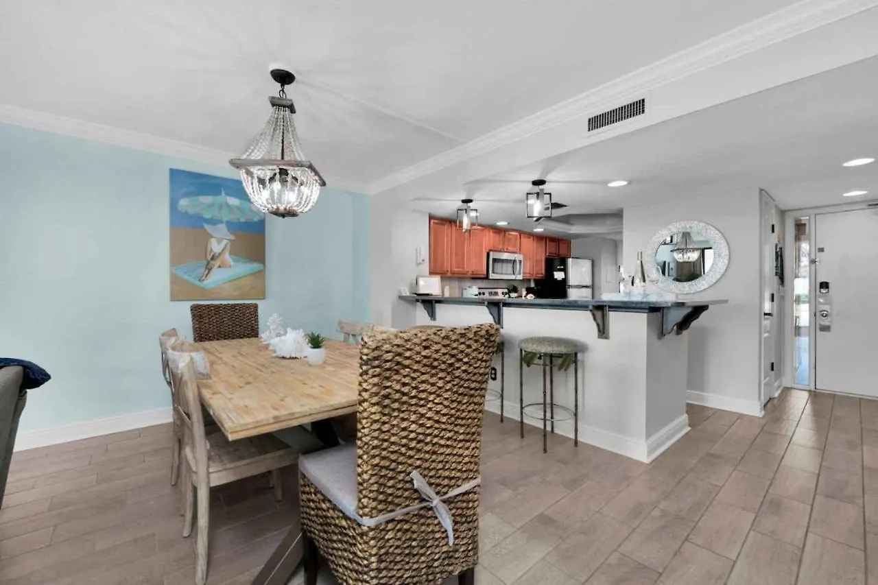 Amazing In Miramar With Outdoor Swimming Pool And 2 Bedrooms Διαμέρισμα *