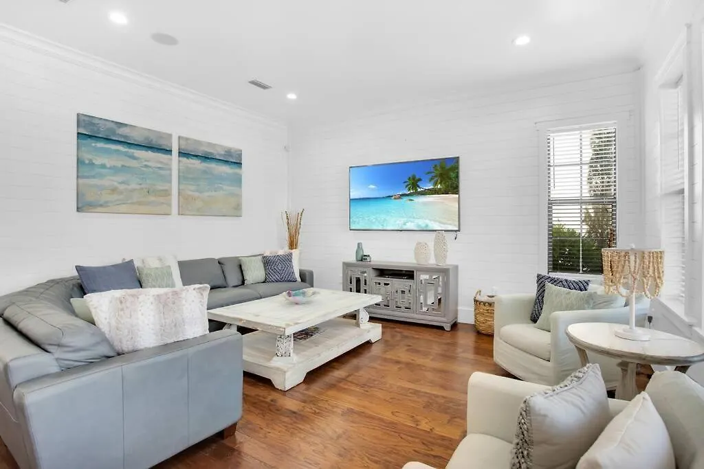 Large 4 Bedroom With Bunk And 2 Golf Carts! Holiday home Destin