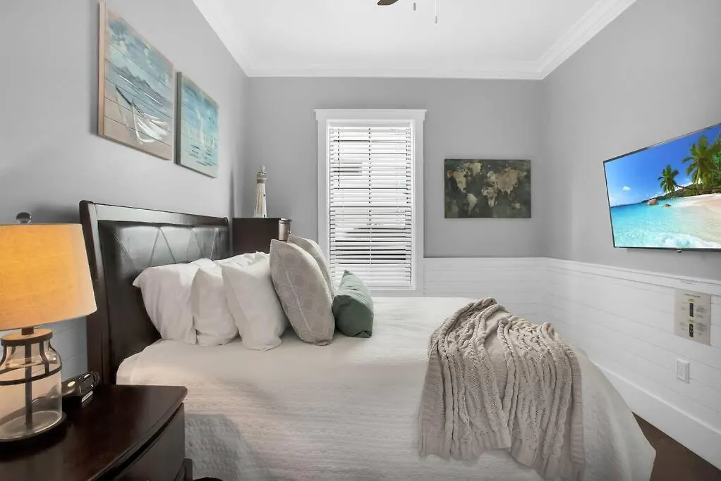 Large 4 Bedroom With Bunk And 2 Golf Carts! * Destin