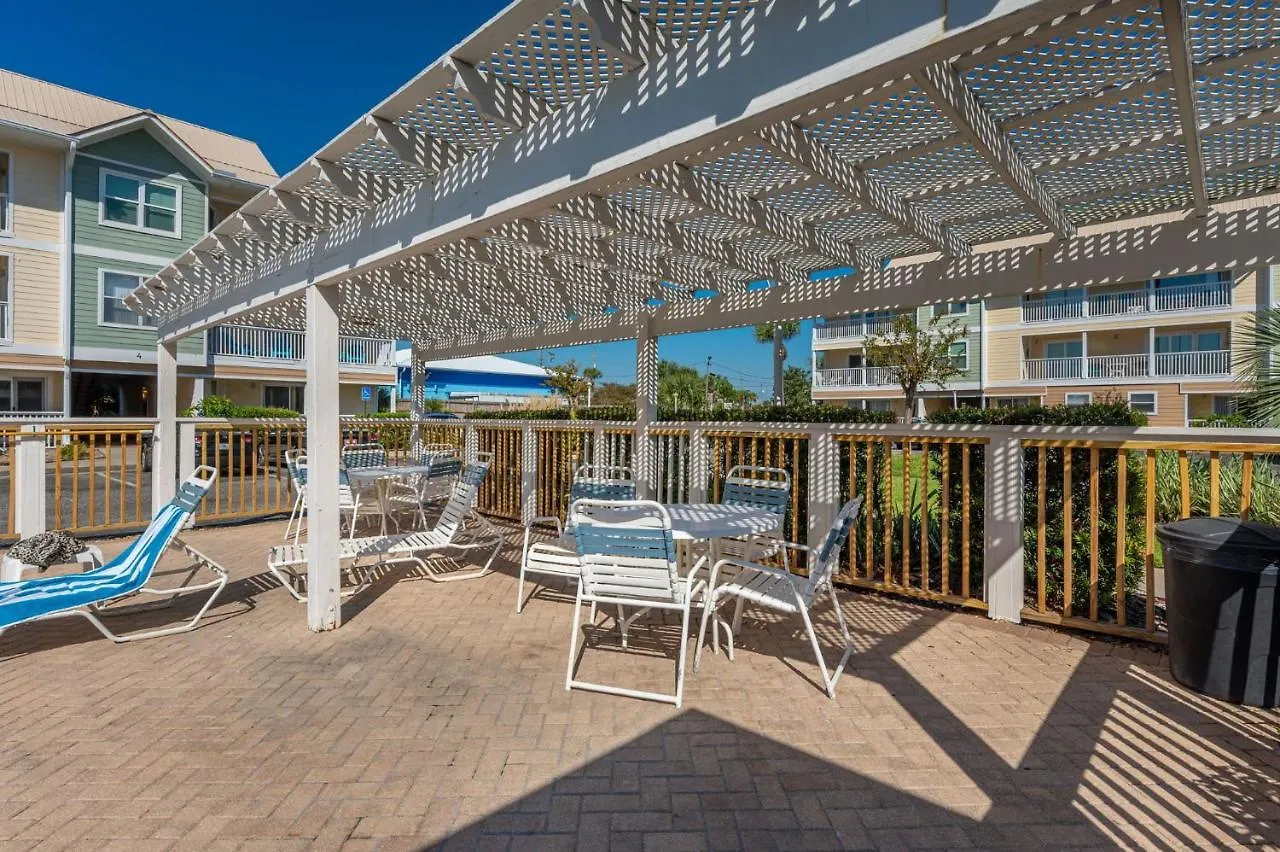 Appartement 200 Yds To Private Gated Access- 3br-2ba- Quiet Location In The Heart Of Destin! Destin