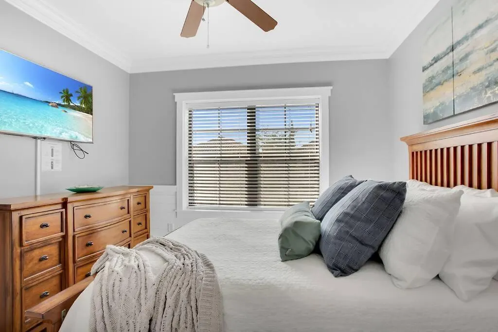 Large 4 Bedroom With Bunk And 2 Golf Carts! * Destin