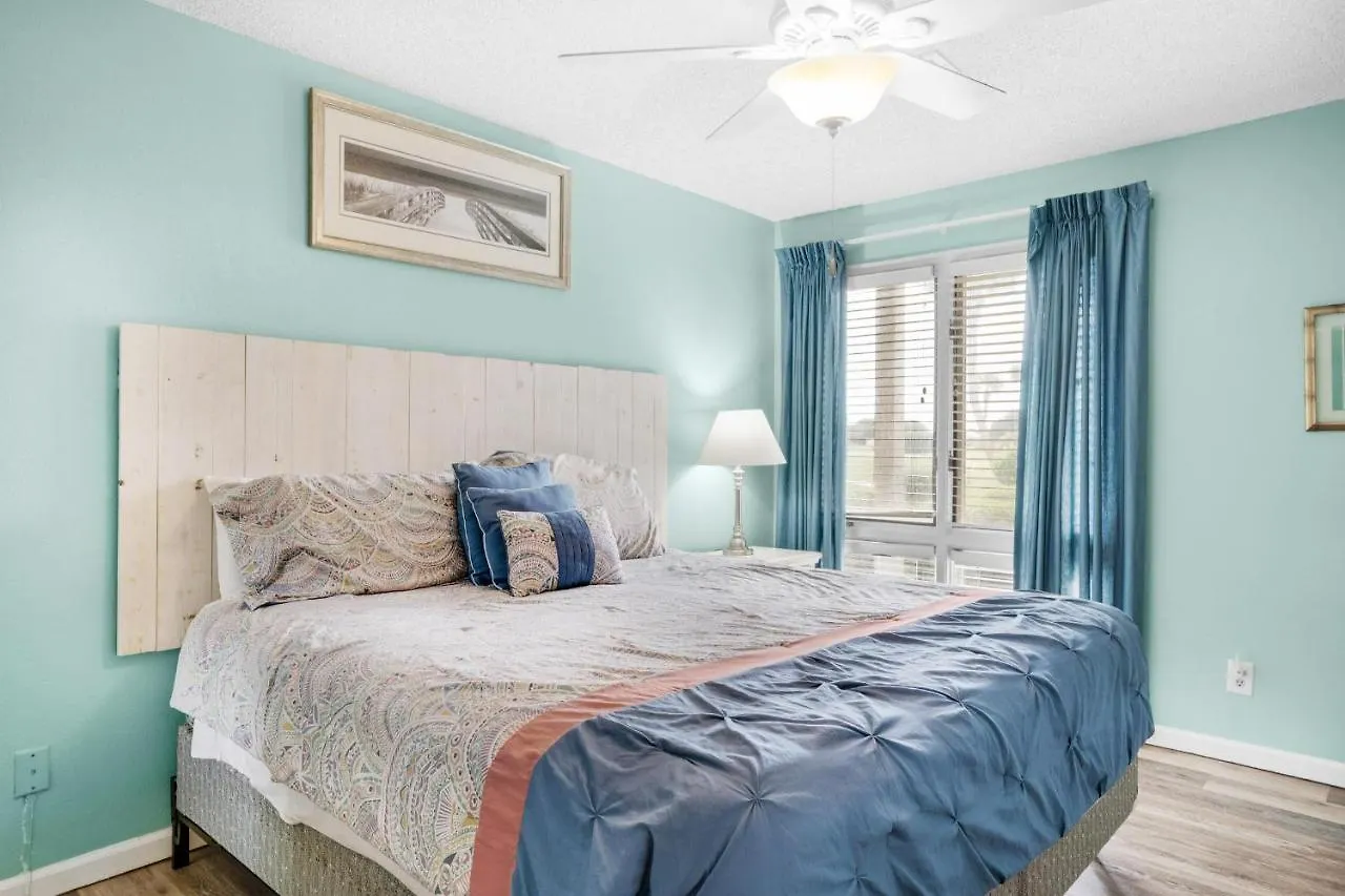 Seascape Lakefront 114- Break Holiday home