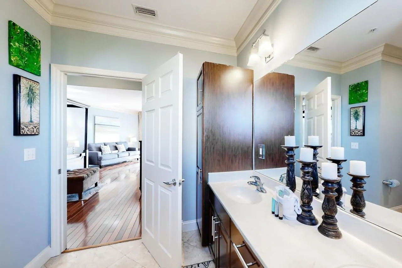 Pointe 301 Holiday home *