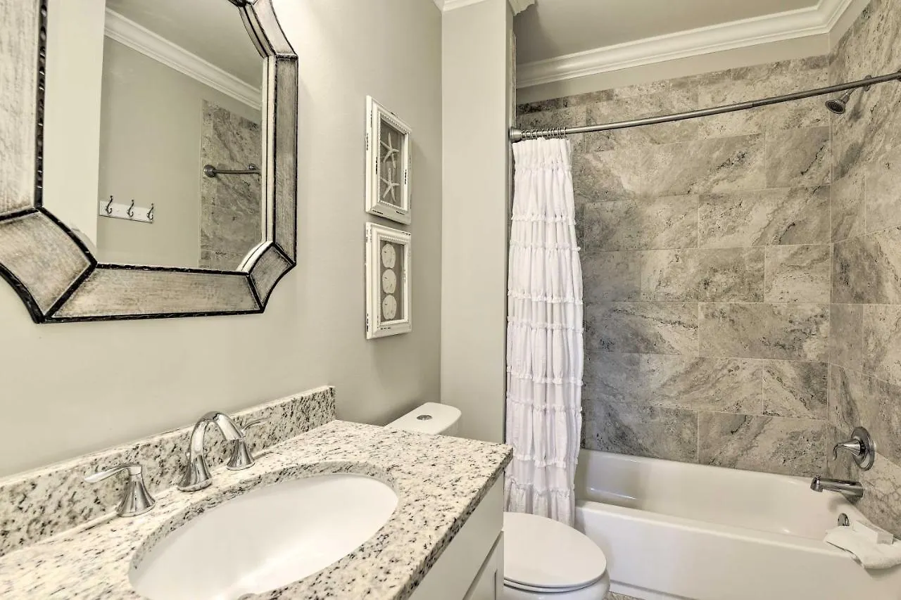 Casa vacanze Miramar Townhome With Balcony Near Ocean!