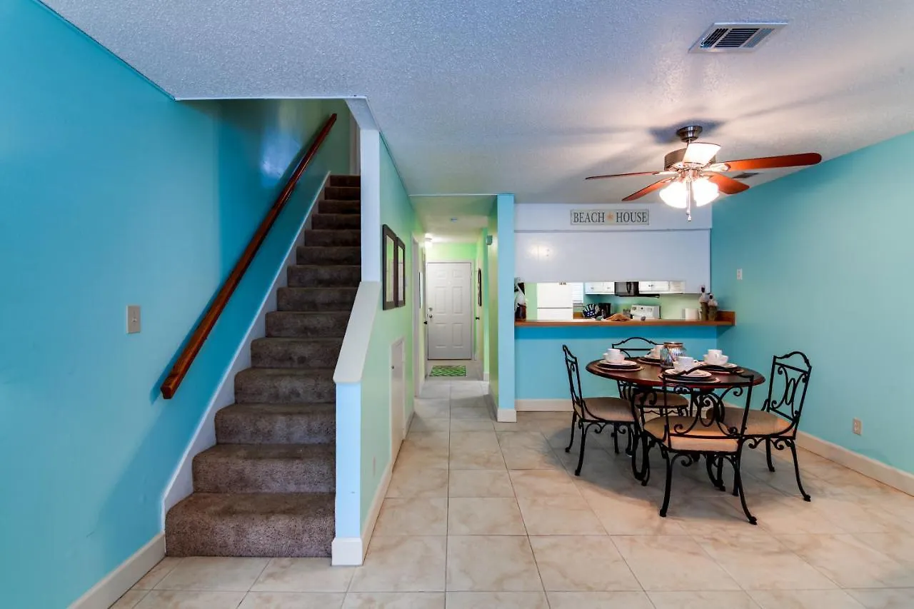 Townhome With Balcony - Walk To The Beach! 펜션 *
