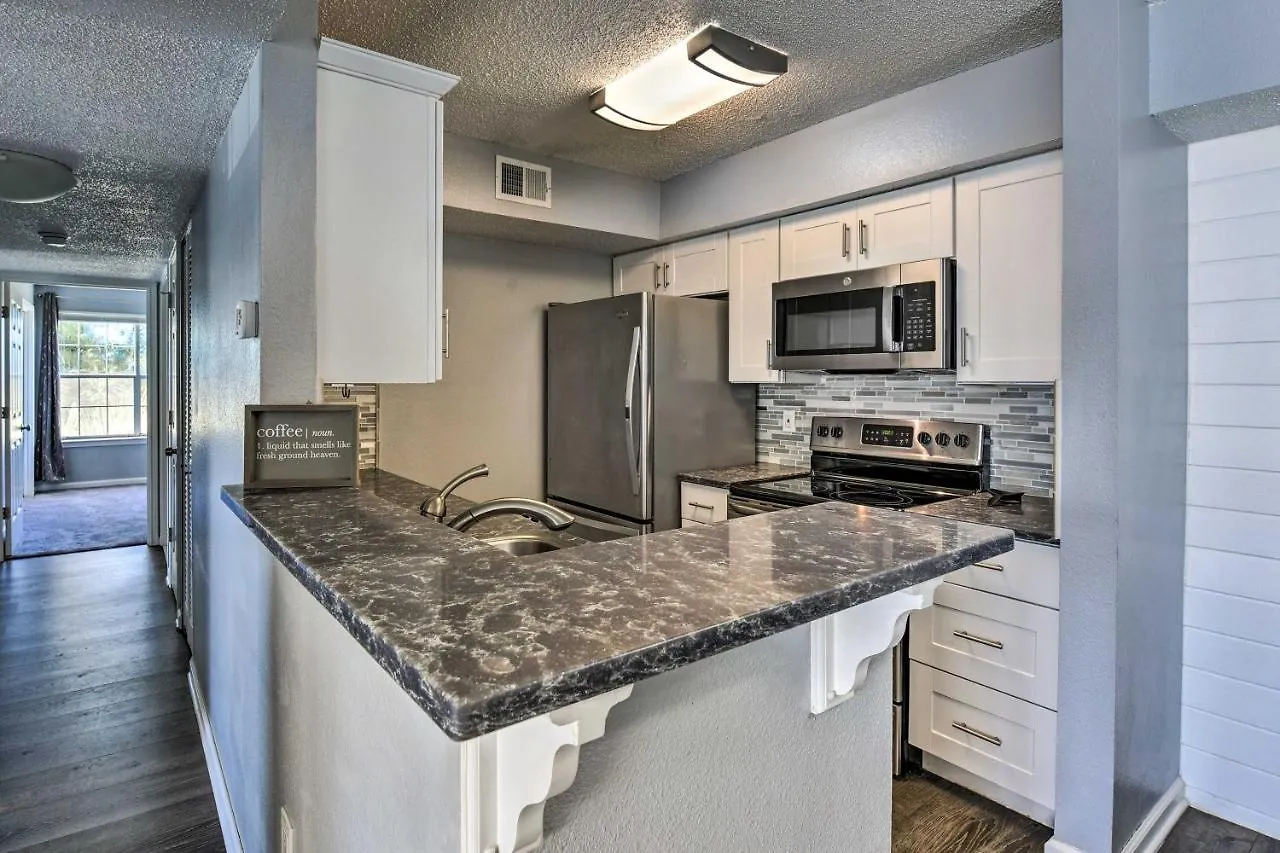 With Pool Access In Indian Lake! Apartment *