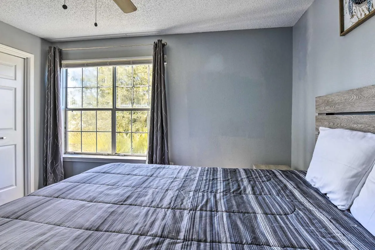 Apartment With Pool Access In Indian Lake! Destin