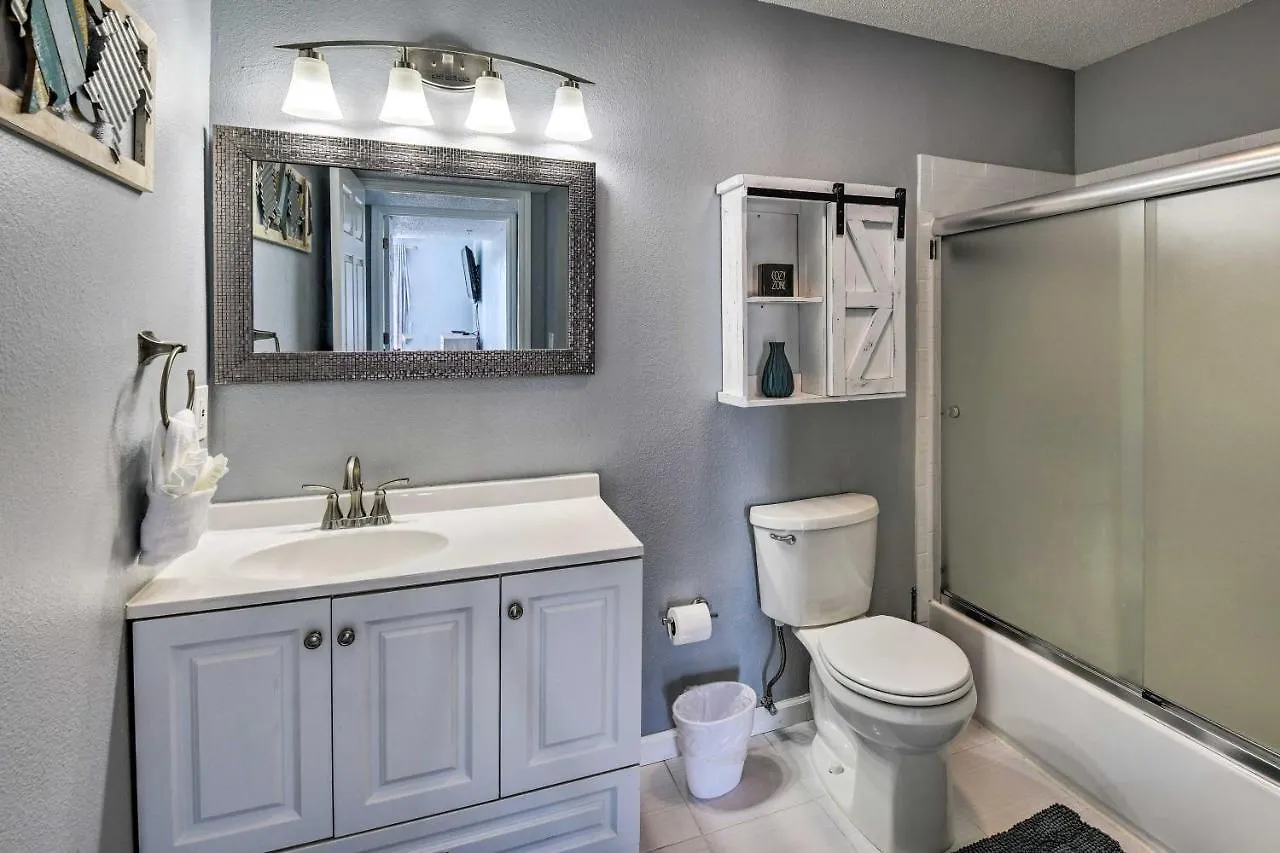 With Pool Access In Indian Lake! Apartment