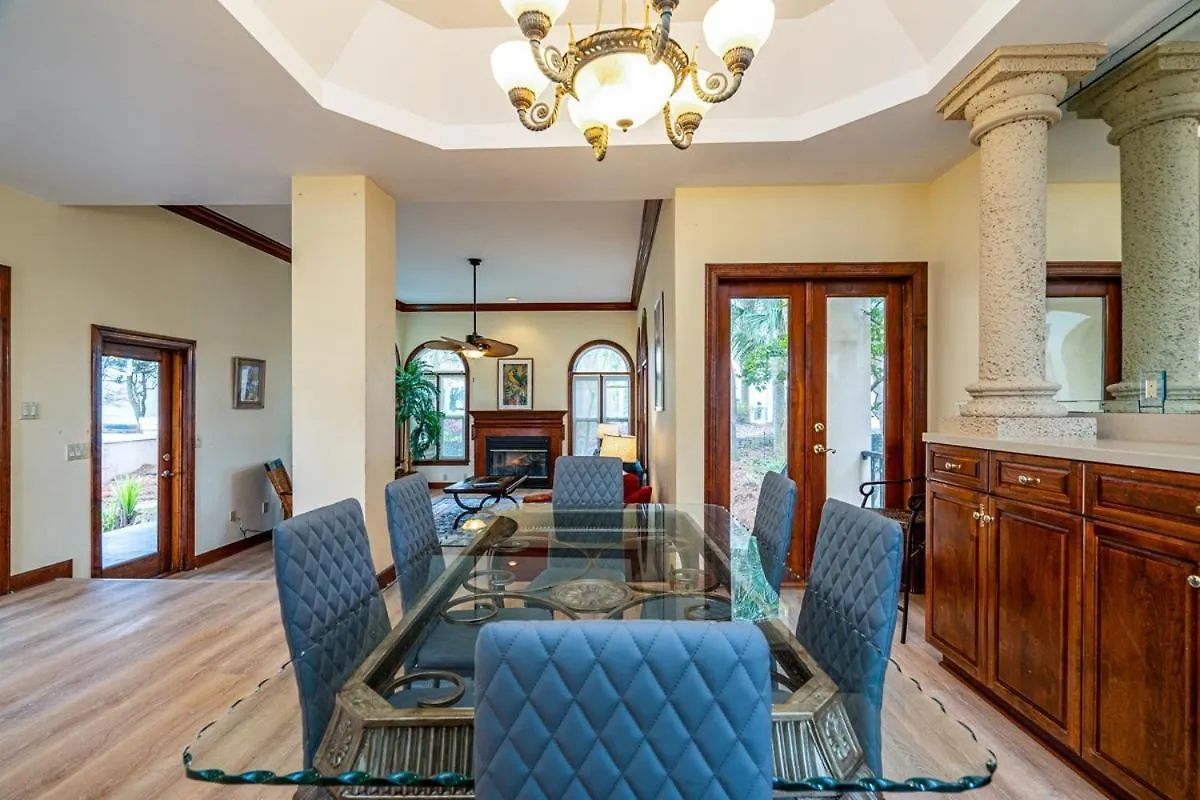 Casa De Mediterranean