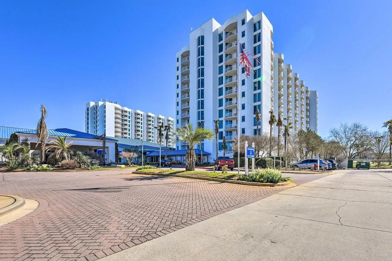 Modern With Balcony - Walk To Beach! Apartment *