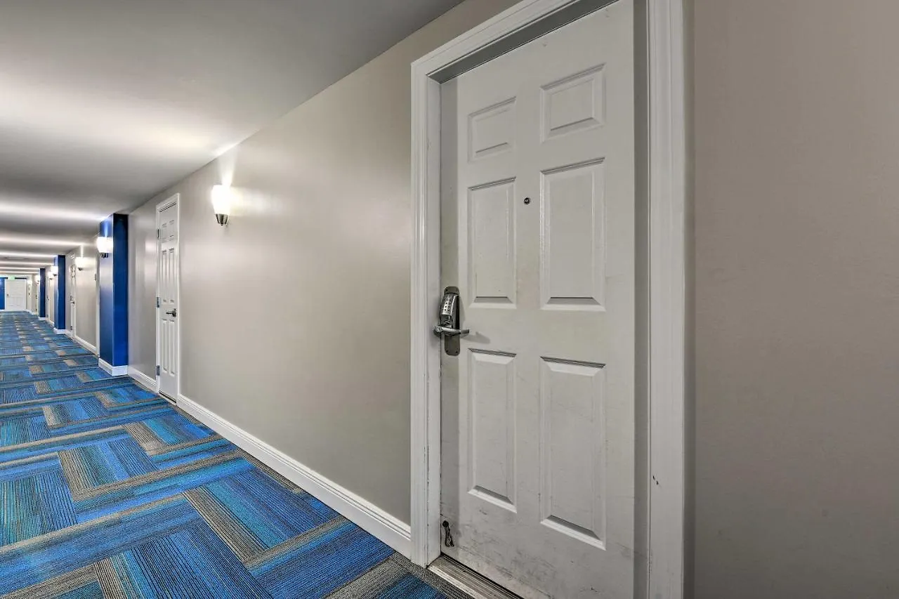 Modern With Balcony - Walk To Beach! * Destin