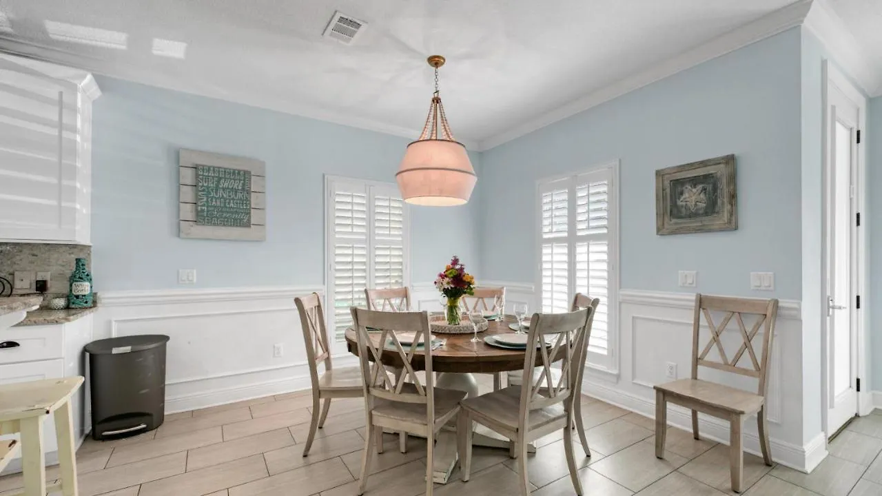 Have A Stunning Tahitian Daydream At Villages Of Crystal Destin