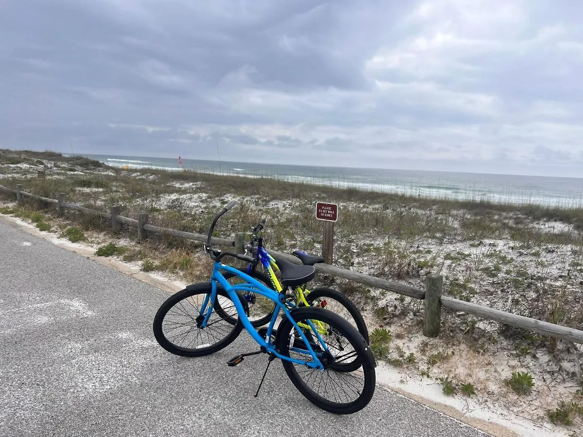 Heated Pool And Golf Cart, Walk To Beach! Best Deal! Feriehus Destin